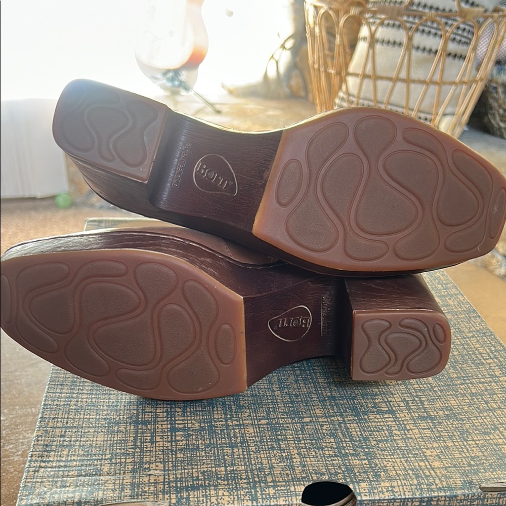 Born Women's Brown Leather Heeled Ankle Boots - Picture 4 of 6